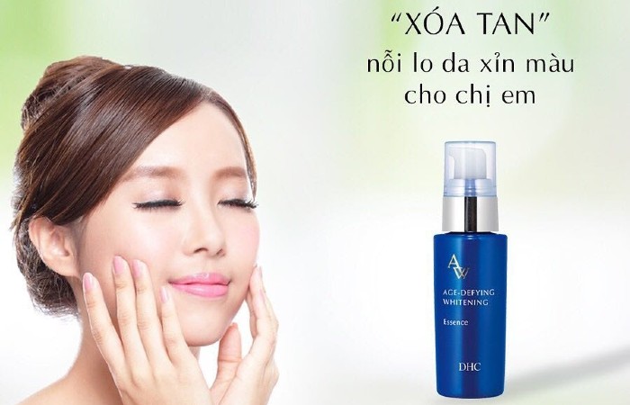 Cho sản phẩm ra tay rồi vỗ nhẹ lên mặt