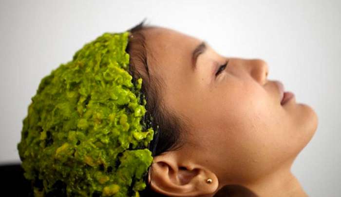 Để chăm sóc tóc hư tổn, bạn có thể tận dụng các nguyên liệu từ thiên nhiên để đắp mặt nạ cho tóc.