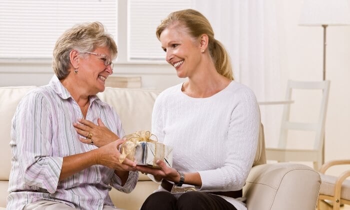 Lưu ý khi chọn quà tết cho bố mẹ