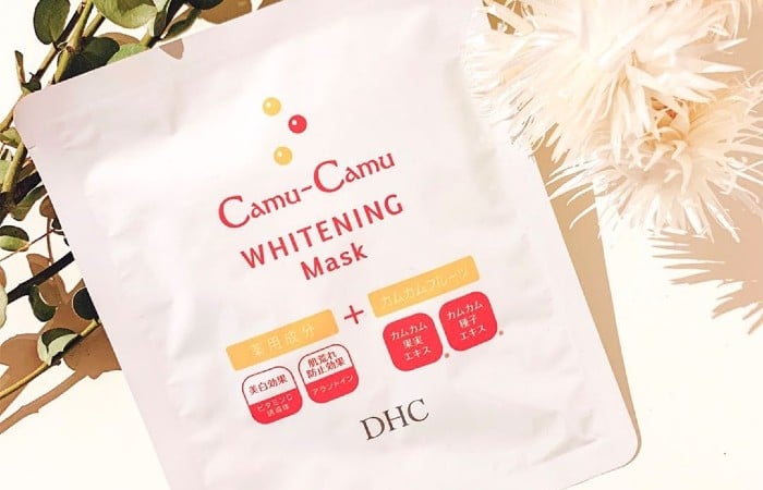 Mặt nạ DHC Camu-Camu Whitening Mask vừa dưỡng trắng vừa cải thiện tình trạng khô ráp cho da