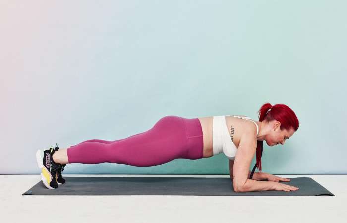 Nhiều người đã so sánh tác dụng của 1 phút plank còn hơn cả 1000 cái gập bụng