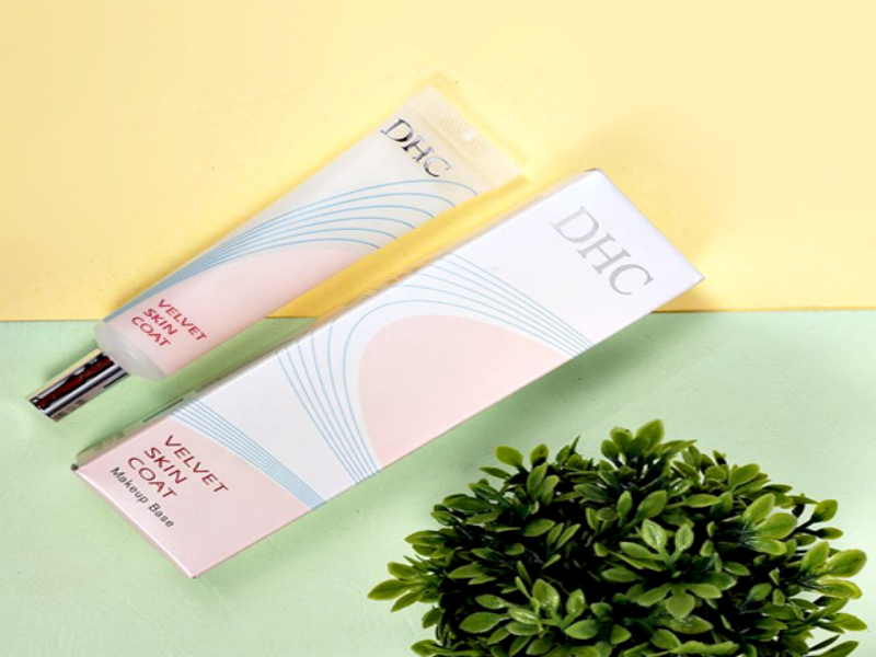 Kem lót kiềm dầu - item trang điểm không thể thiếu trong mùa hè