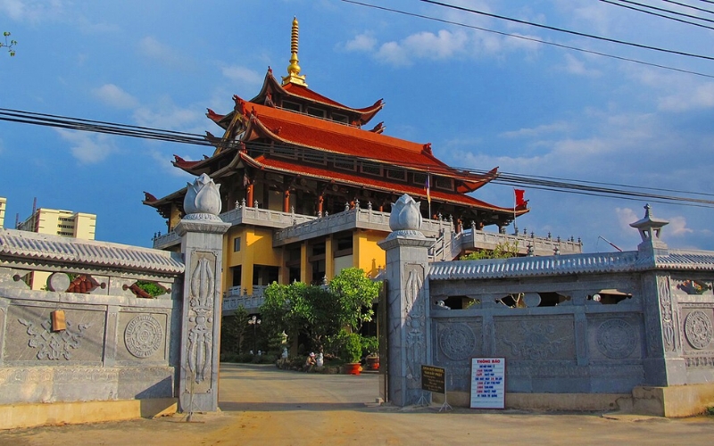 12-ngoi-chua-quan-2-linh-thieng-va-thanh-tinh-giua-sai-gon-1 12 ngôi chùa quận 2 linh thiêng và thanh tịnh giữa Sài Gòn - 1