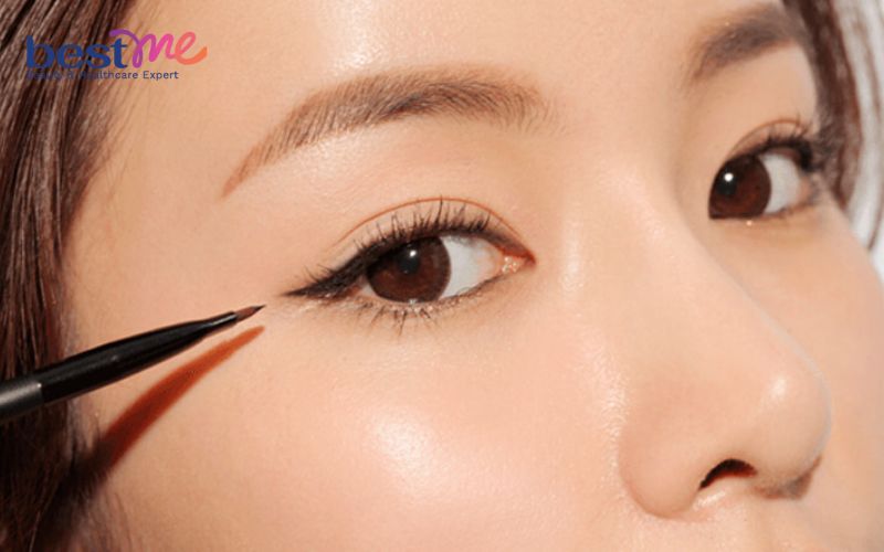 14 cách kẻ mắt eyeliner đơn giản tự nhiên cho người mới bắt đầu - 3