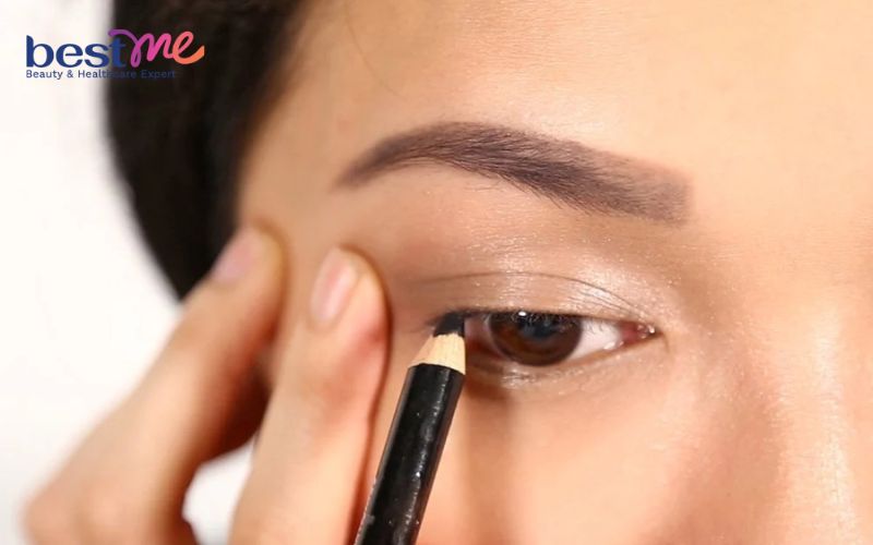 14 cách kẻ mắt eyeliner đơn giản tự nhiên cho người mới bắt đầu - 6