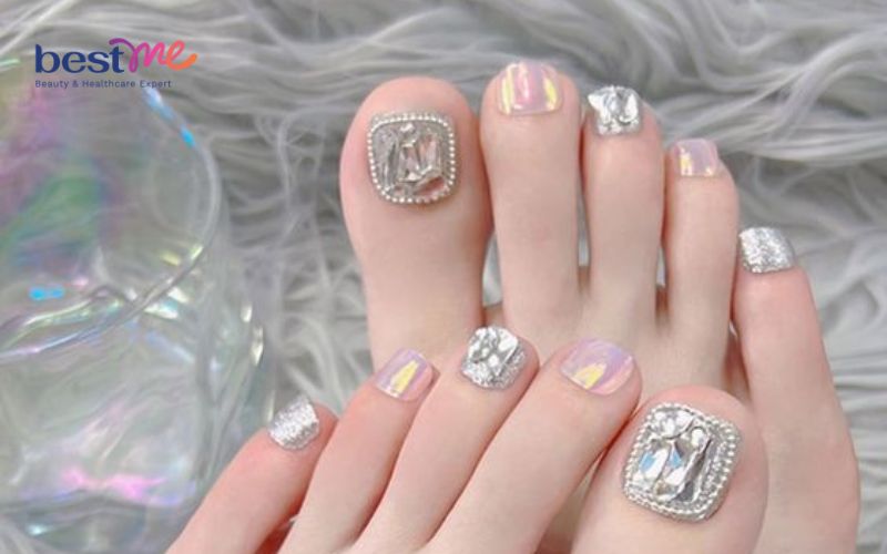 15-mau-mong-chan-dinh-da-dep-2020-vua-dep-vua-doc-la-11 15+ mẫu móng chân đính đá đẹp 2020 vừa đẹp vừa độc lạ - 11