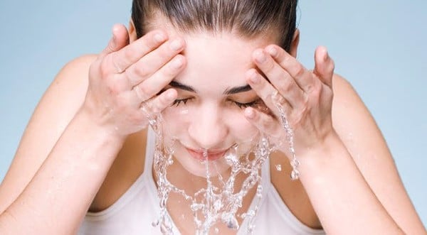 Những nguyên tắc vàng cần biết khi sử dụng kem dưỡng ẩm da mặt - 2