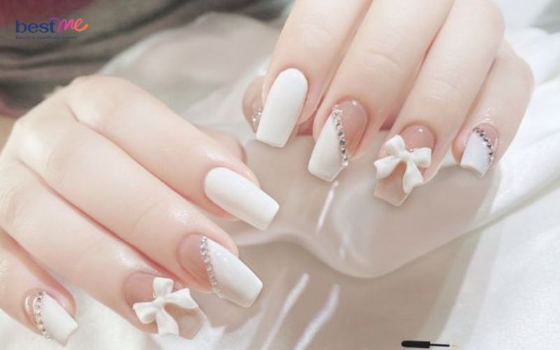 200-mau-mong-tay-dep-don-gian-hop-voi-moi-outfit-cho-nang-lua-chon-80 200+ mẫu móng tay đẹp đơn giản hợp với mọi outfit cho nàng lựa chọn - 80