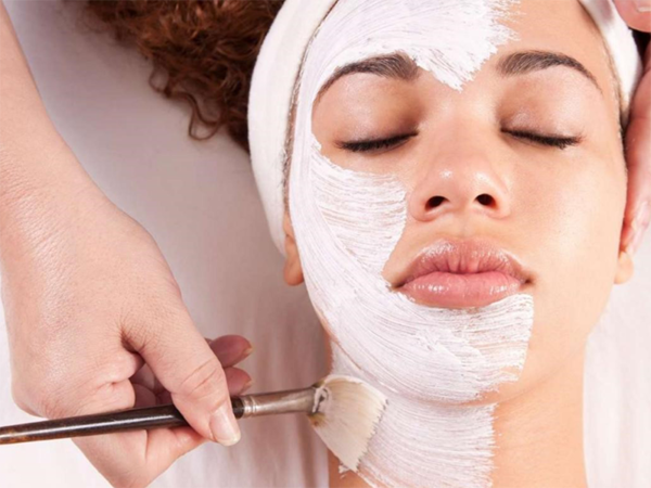 Tẩy tế bào chết chăm sóc da mụn