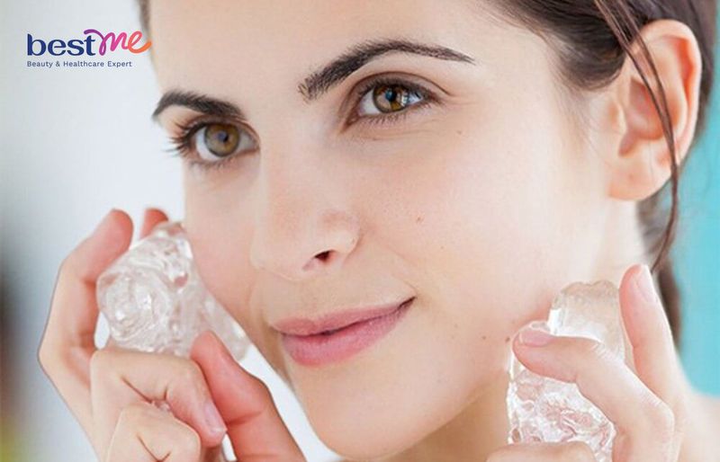 Chườm đá lạnh giúp giảm mỡ mặt
