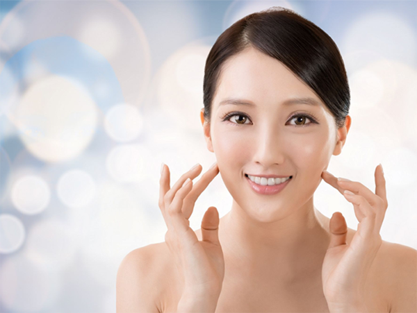 nước hoa hồng trị mụn