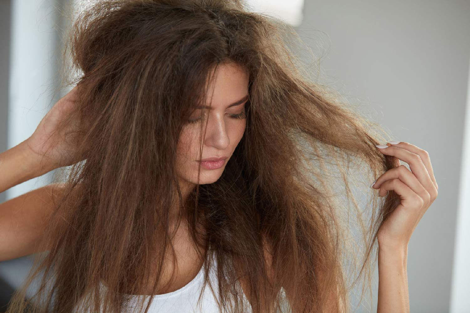 Tóc bị xù tự nhiên phải làm sao? 7 cách chăm sóc tóc xù tự nhiên - 1