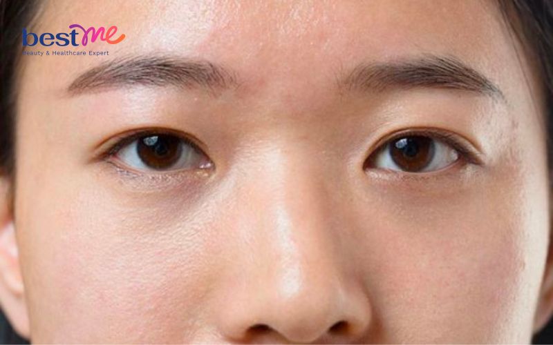 8-cach-ke-eyeliner-cho-mat-mi-lot-dep-noi-bat-cuc-don-gian-1 8 cách kẻ eyeliner cho mắt mí lót đẹp nổi bật cực đơn giản - 1