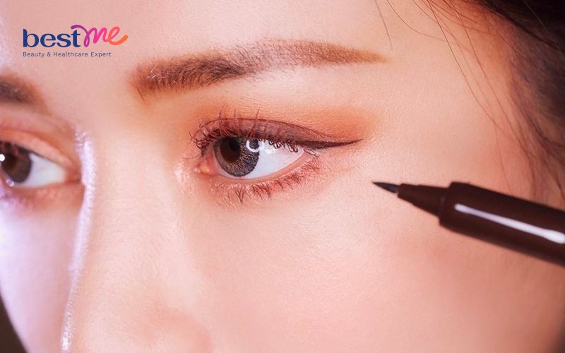 8 cách kẻ eyeliner cho mắt mí lót đẹp nổi bật cực đơn giản - 4