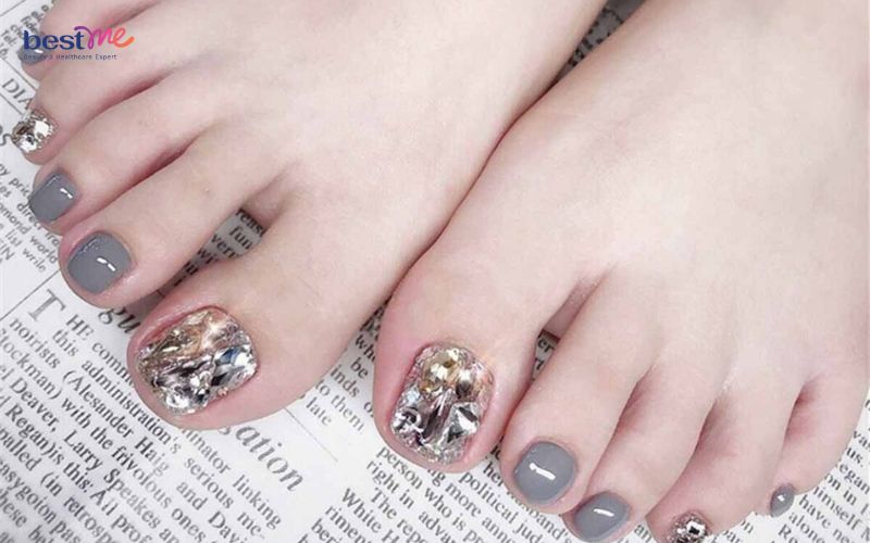 999-mau-mong-chan-dep-don-gian-nhe-nhang-cho-nang-khong-bao-gio-loi-mot-18 Kiểu sơn móng chân đẹp cho chị em văn phòng
