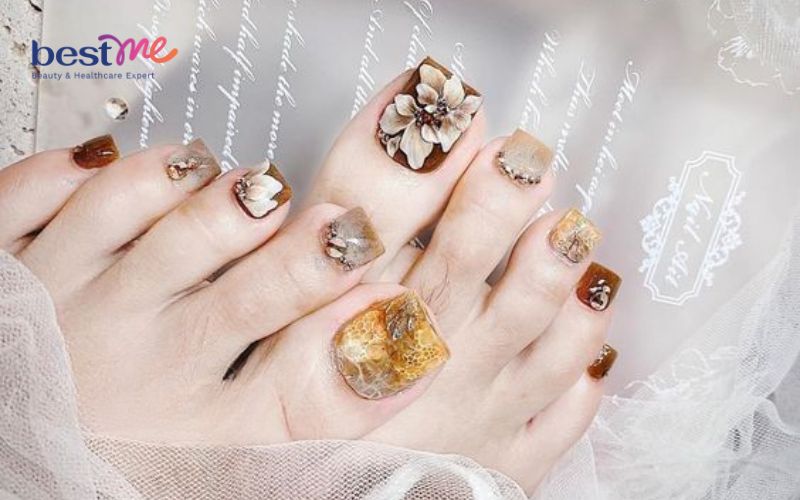 999-mau-mong-chan-dep-don-gian-nhe-nhang-cho-nang-khong-bao-gio-loi-mot-48 Mẫu móng hoa văn nổi bật, thu hút