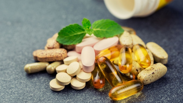 Uống vitamin E trong khi đang dùng thuốc khác điều trị bệnh có thể gây tác dụng phụ cho cơ thể
