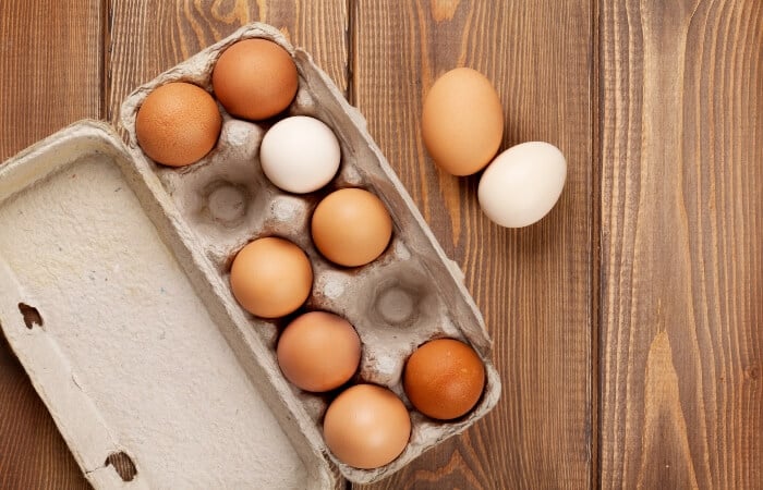 Trứng gà chứa nhiều vitamin, khoáng chất cùng protein tốt cho da đầu và tóc
