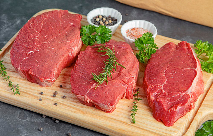 Các loại thịt nạc đỏ chứa nhiều protein thúc đẩy cơ thể đốt cháy nhiều calo
