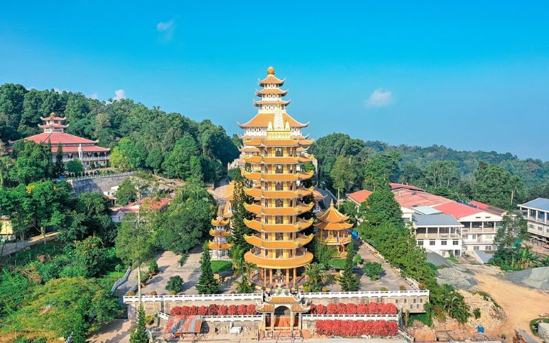 an-giang-co-chua-gi-noi-tieng-13-ngoi-chua-an-giang-dep-nhat-10 An Giang có chùa gì nổi tiếng? 13 ngôi chùa An Giang đẹp nhất - 10