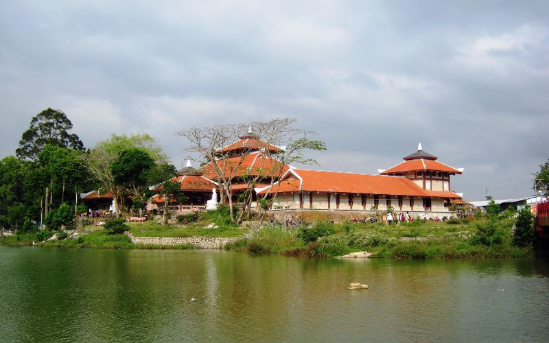 an-giang-co-chua-gi-noi-tieng-13-ngoi-chua-an-giang-dep-nhat-12 An Giang có chùa gì nổi tiếng? 13 ngôi chùa An Giang đẹp nhất - 12