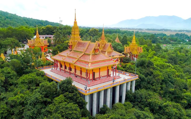 an-giang-co-chua-gi-noi-tieng-13-ngoi-chua-an-giang-dep-nhat-4 An Giang có chùa gì nổi tiếng? 13 ngôi chùa An Giang đẹp nhất - 4