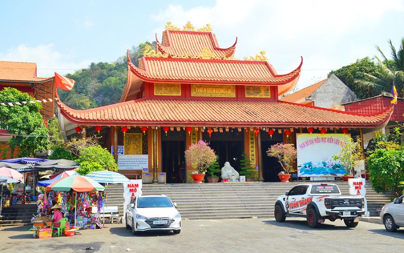 an-giang-co-chua-gi-noi-tieng-13-ngoi-chua-an-giang-dep-nhat-5 An Giang có chùa gì nổi tiếng? 13 ngôi chùa An Giang đẹp nhất - 5