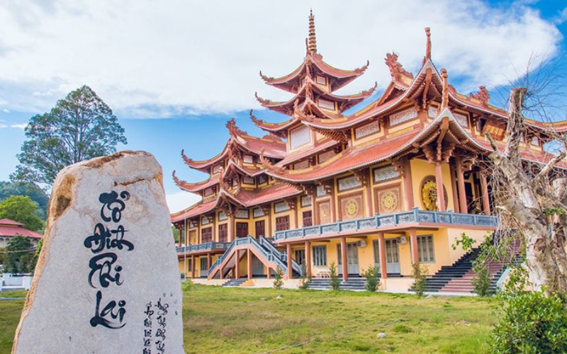 an-giang-co-chua-gi-noi-tieng-13-ngoi-chua-an-giang-dep-nhat-9 An Giang có chùa gì nổi tiếng? 13 ngôi chùa An Giang đẹp nhất - 9