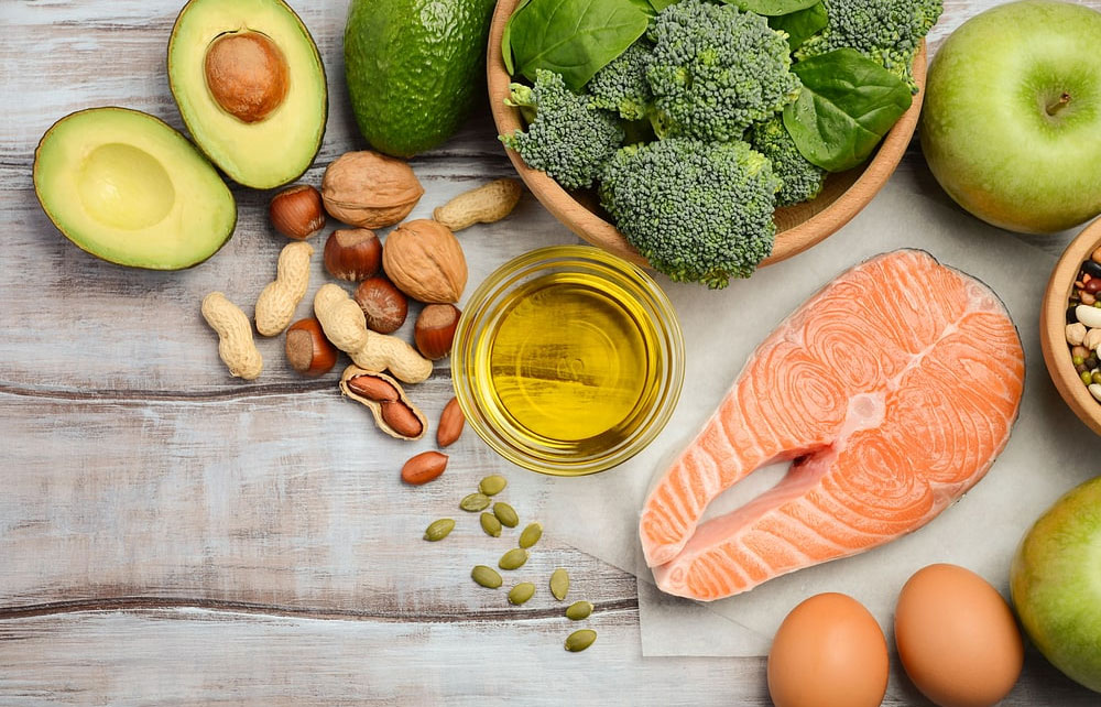 Nên bổ sung các loại thực phẩm giàu canxi, protein, DHA và các loại vitamin