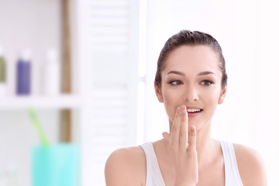 Da mặt cần được làm sạch trước khi sử dụng kem vitamin E không?
