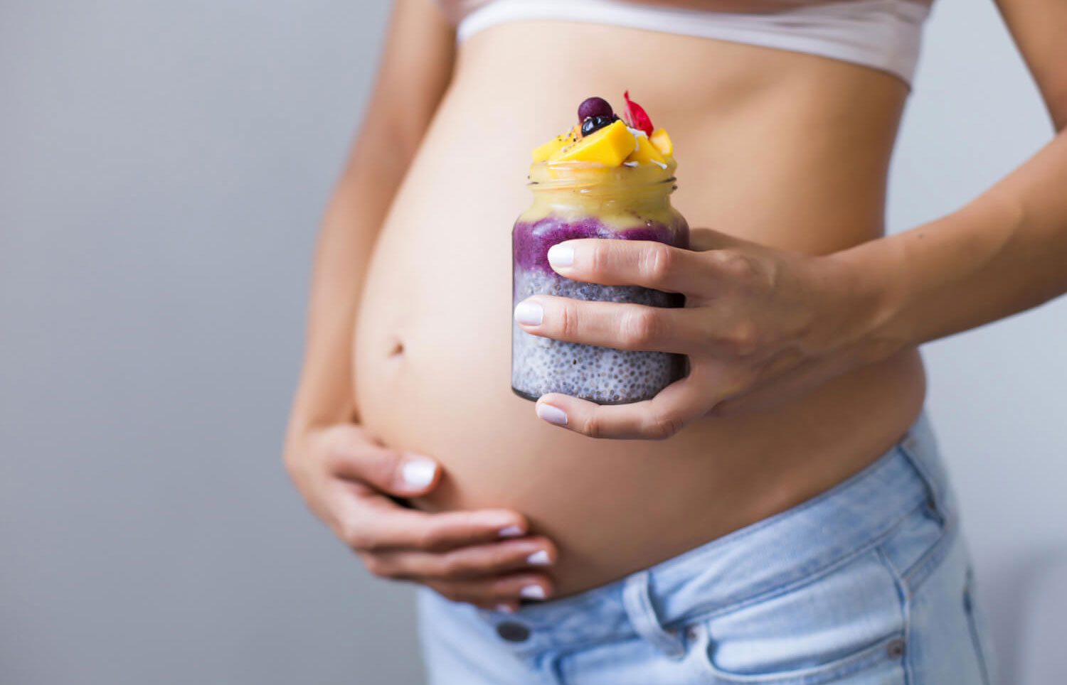 Mẹ bầu có thể bổ sung thêm chất dinh dưỡng bằng hạt chia