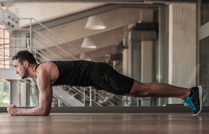 Bài tập plank hỗ trợ giảm mỡ bụng cho nam