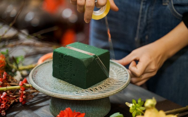 Bật mí cách cắm hoa cẩm chướng để bàn thờ đơn giản ý nghĩa - 4