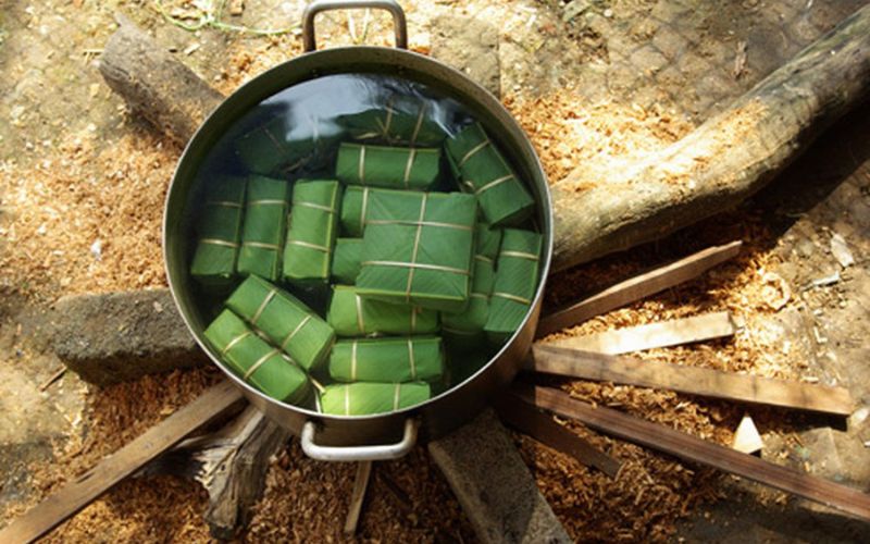 bat-mi-cach-lam-banh-chung-xanh-bang-la-rieng-chuan-vi-tay-bac-6 Bật mí cách làm bánh chưng xanh bằng lá riềng chuẩn vị Tây Bắc - 6