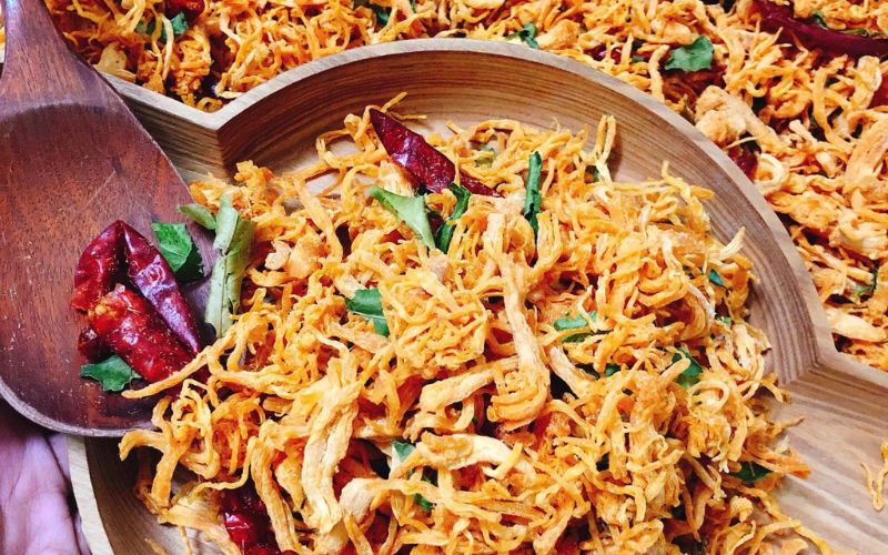bat-mi-cach-lam-kho-ga-la-chanh-bang-chao-cuc-don-gian-6 Bật mí cách làm khô gà lá chanh bằng chảo cực đơn giản - 6