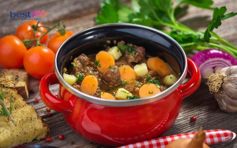 bat-mi-cach-nau-bap-bo-ham-rau-cu-cuc-thom-ngon-la-mieng-ngay-tai-nha-5 Bật mí cách nấu bắp bò hầm rau củ cực thơm ngon lạ miệng ngay tại nhà - 5