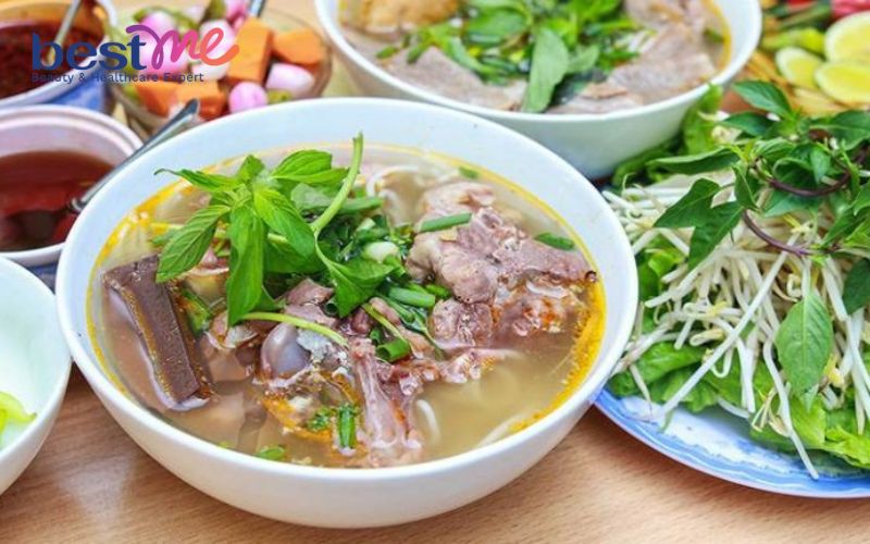 bat-mi-cach-nau-bun-bo-tai-sieu-ngon-an-la-me-8 Bật mí cách nấu bún bò tái siêu ngon ăn là mê - 8