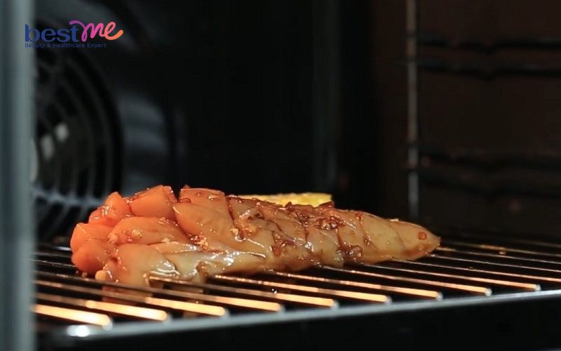 bestme-huong-dan-3-cach-lam-uc-ga-nuong-mat-ong-vang-ong-thom-ngon-khong-lo-map-4 Bestme hướng dẫn 3 cách làm ức gà nướng mật ong vàng óng, thơm ngon không lo mập - 4