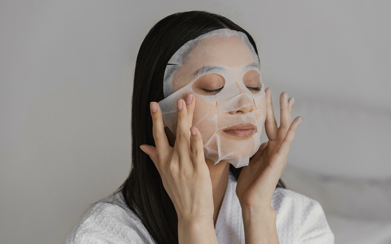 Da bị mụn trứng cá có nên đắp mặt nạ dưỡng da không?