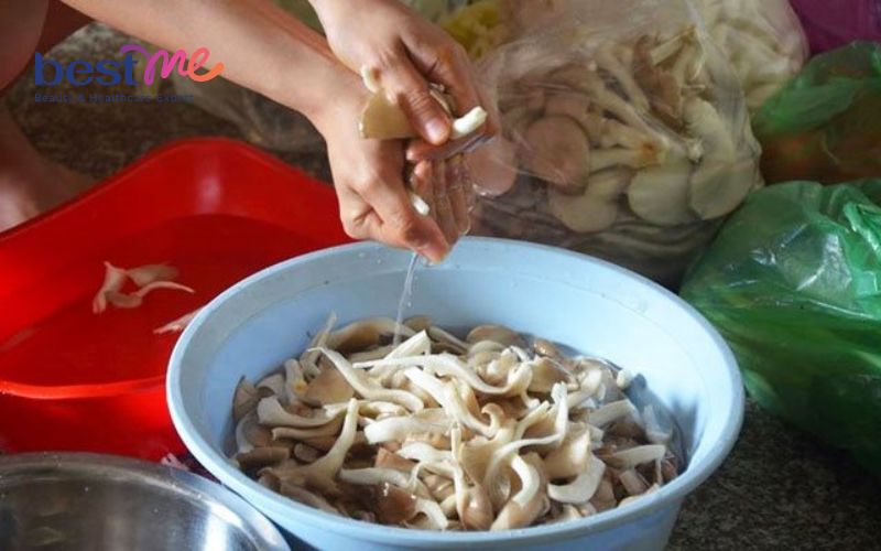 bi-quyet-che-bien-mon-nam-bao-ngu-xao-chay-thom-ngon-bo-duong-8 Bí quyết chế biến món nấm bào ngư xào chay thơm ngon, bổ dưỡng - 8