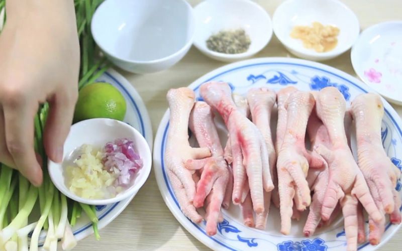 bi-quyet-lam-chan-ga-nuong-sa-te-ngon-nhuc-nach-ai-cung-me-2 Bí quyết làm chân gà nướng sa tế ngon nhức nách ai cũng mê - 2