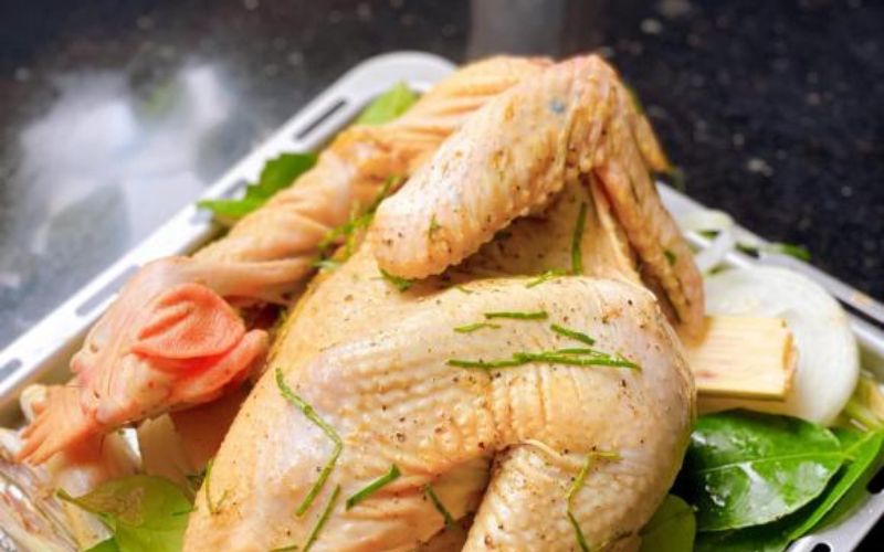 bi-quyet-lam-ga-hap-mia-doc-la-cuc-ngon-chieu-dai-ca-nha-1 Bí quyết làm gà hấp mía độc lạ cực ngon chiêu đãi cả nhà - 1