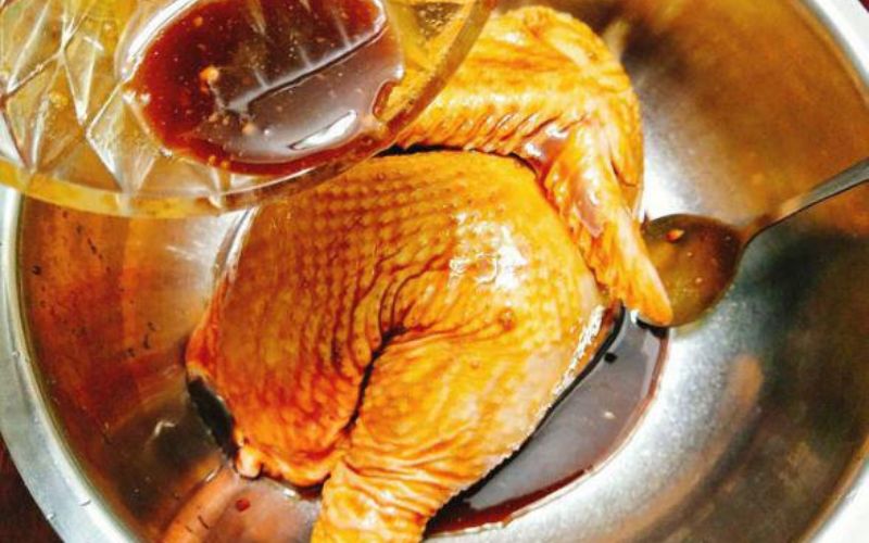 bi-quyet-lam-ga-hap-mia-doc-la-cuc-ngon-chieu-dai-ca-nha-4 Bí quyết làm gà hấp mía độc lạ cực ngon chiêu đãi cả nhà - 4