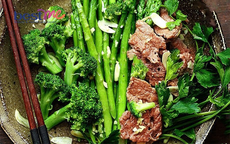 bi-quyet-lam-mon-mang-tay-xao-thit-bo-gion-ngon-bo-duong-1 Bí quyết làm món măng tây xào thịt bò giòn ngon, bổ dưỡng - 1