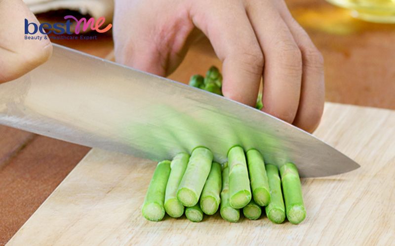 bi-quyet-lam-mon-mang-tay-xao-thit-bo-gion-ngon-bo-duong-4 Bí quyết làm món măng tây xào thịt bò giòn ngon, bổ dưỡng - 4