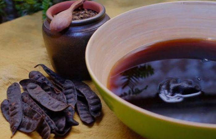 Bồ kết là một loại thảo dược có tác dụng làm mềm tóc và giảm gãy rụng