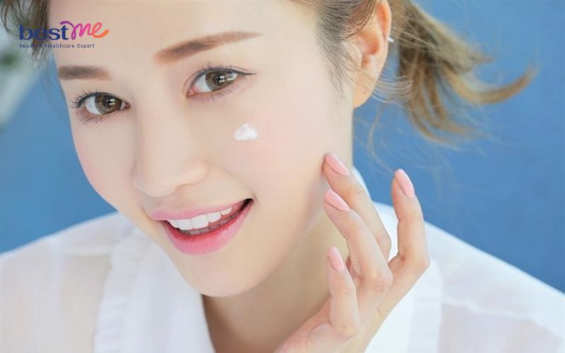 boi-kem-chong-nang-truoc-hay-sau-serum-de-hieu-qua-tot-nhat-1 Bôi kem chống nắng trước hay sau serum để hiệu quả tốt nhất? - 1
