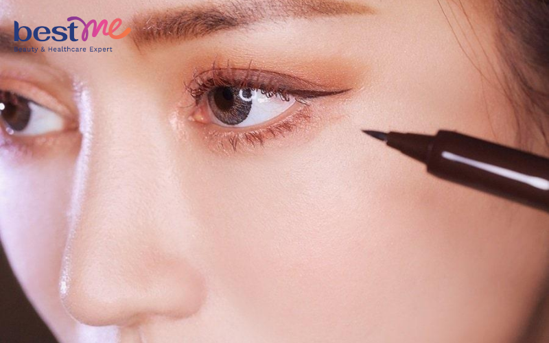 but-ke-mat-stila-review-tu-a-z-co-tot-khong-gia-bao-nhieu-3 Bút kẻ mắt Stila Review từ A-Z: Có tốt không? Giá bao nhiêu? - 3