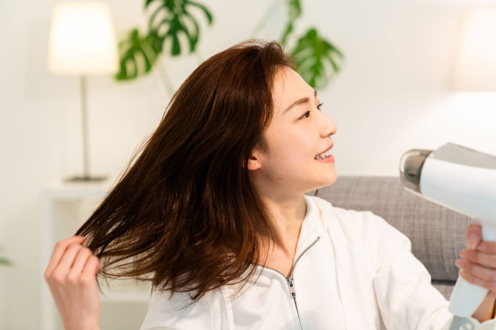 9 cách chăm sóc tóc ép thẳng giữ được nếp - 2
