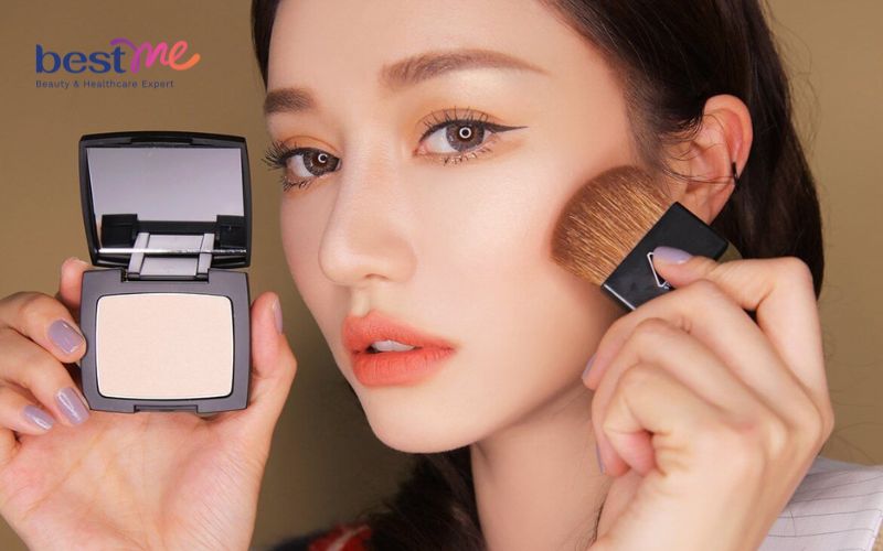 cac-buoc-trang-diem-cho-da-dau-lo-chan-long-to-co-ban-lau-troi-1 Các bước trang điểm cho da dầu lỗ chân lông to cơ bản lâu trôi - 1